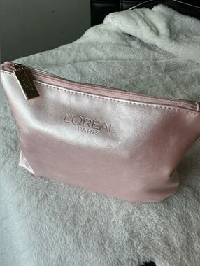 L'Oréal Paris Pink Faux Leather Cosmetic Bag with a Zippered Closure